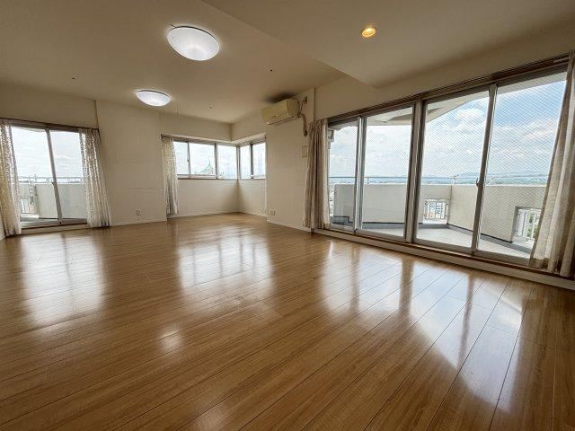 5LDK+S apartment in Hachioji, Tokyo - Photo 1