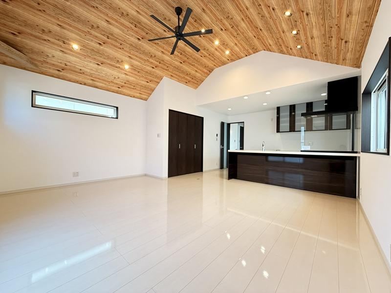 3LDK house in Tarumi Ward, Kobe, Hyogo - Photo 1