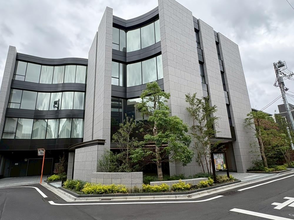 3LDK apartment in Shinjuku Ward, Tokyo - Photo 1