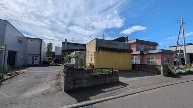 328 m² land in Kita Ward, Sapporo, Hokkaido - Photo 1