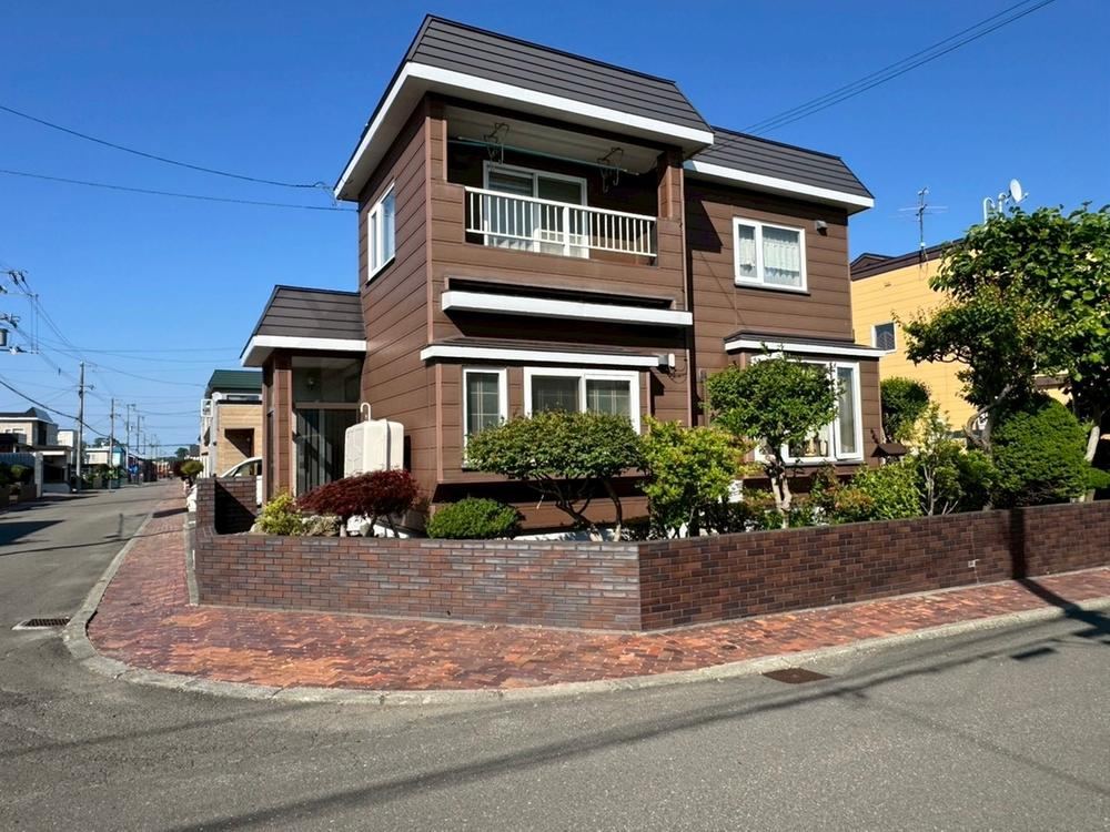 5LDK house in Ebetsu, Hokkaido - Photo 1