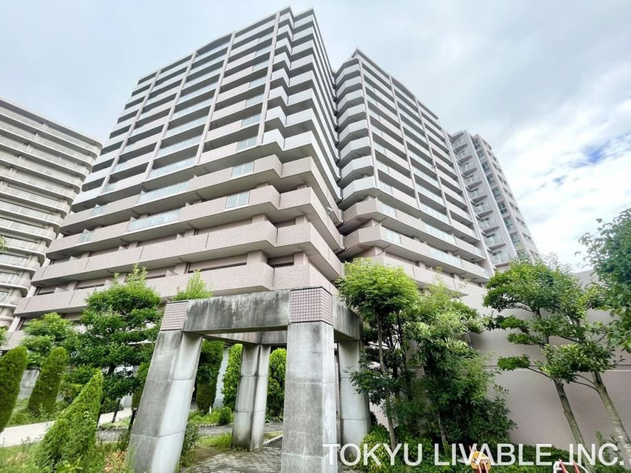 3LDK apartment in Yodogawa Ward, Osaka - Photo 1
