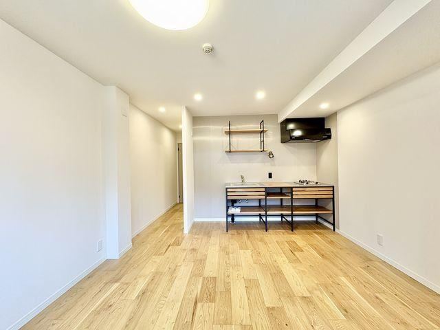 1LDK apartment in Meguro Ward, Tokyo - Photo 1