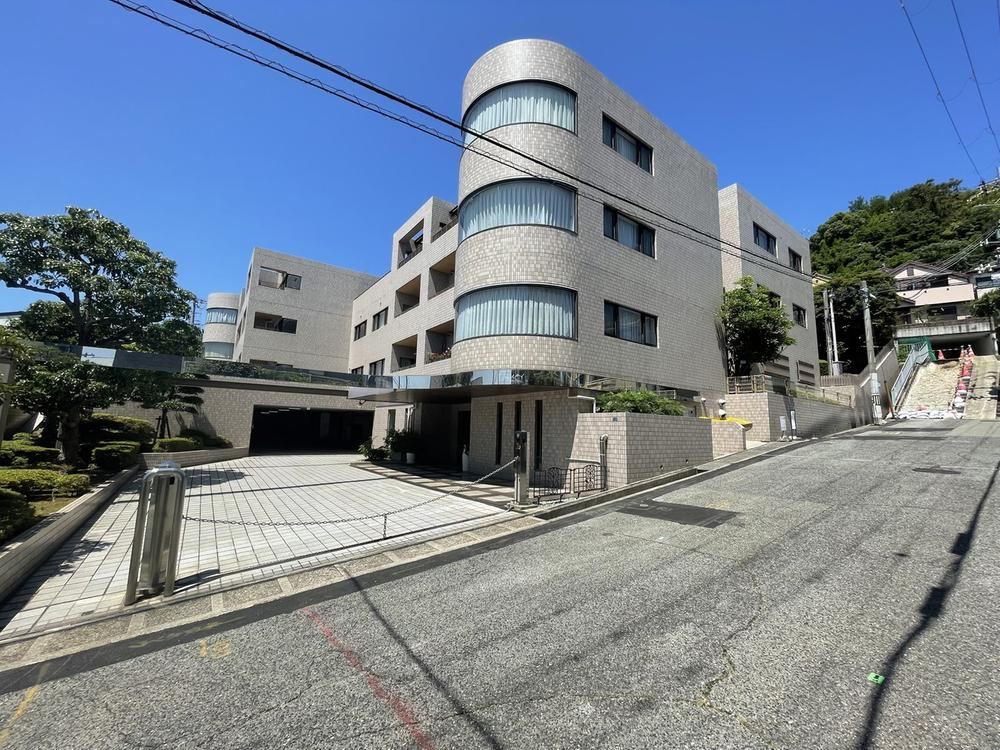 2LDK apartment in Suma Ward, Kobe, Hyogo - Photo 1
