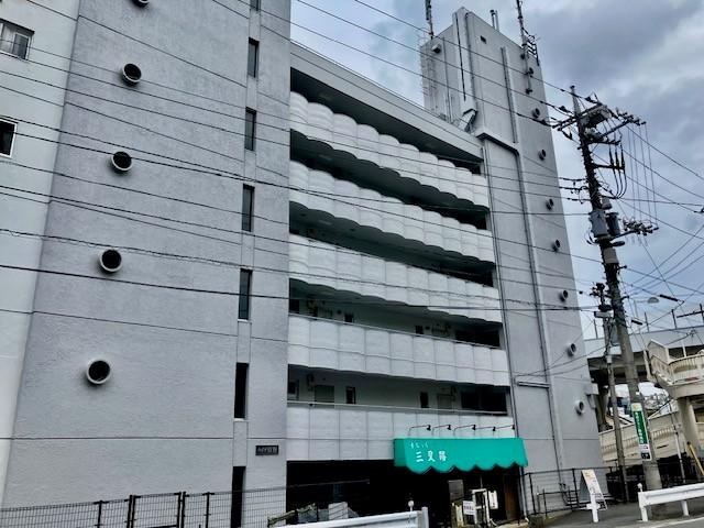 2LDK apartment in Konan Ward, Yokohama, Kanagawa - Photo 1