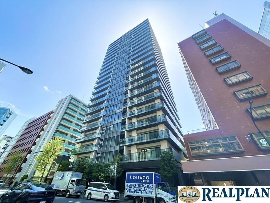 2LDK apartment in Minato Ward, Tokyo - Photo 1