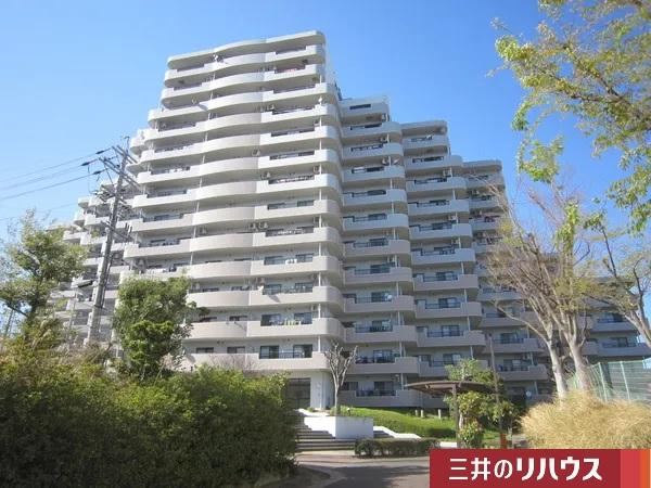 4LDK apartment in Komaki, Aichi - Photo 1