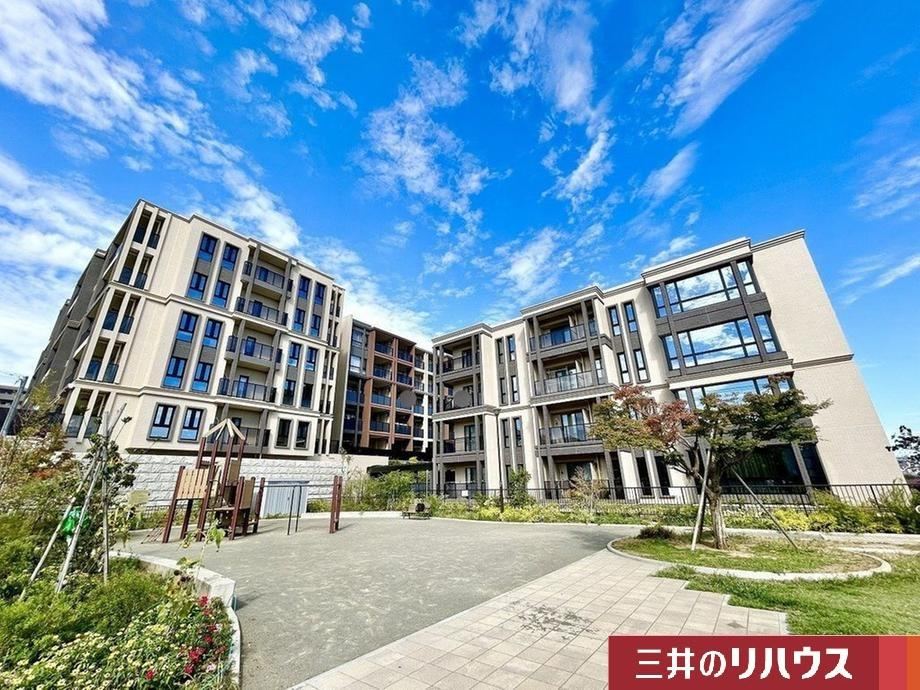 2LDK apartment in Konan Ward, Yokohama, Kanagawa - Photo 1