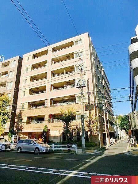 2LDK apartment in Naka Ward, Yokohama, Kanagawa - Photo 1