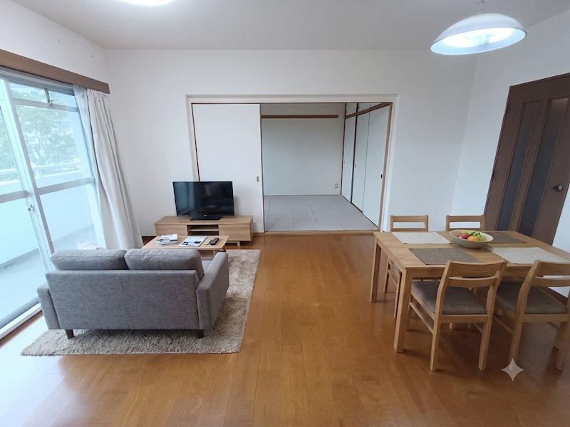 3LDK apartment in Takatsuki, Osaka - Photo 1