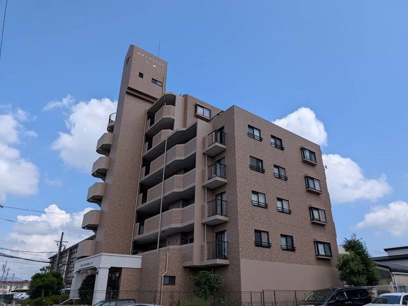 3LDK apartment in Owariasahi, Aichi - Photo 1