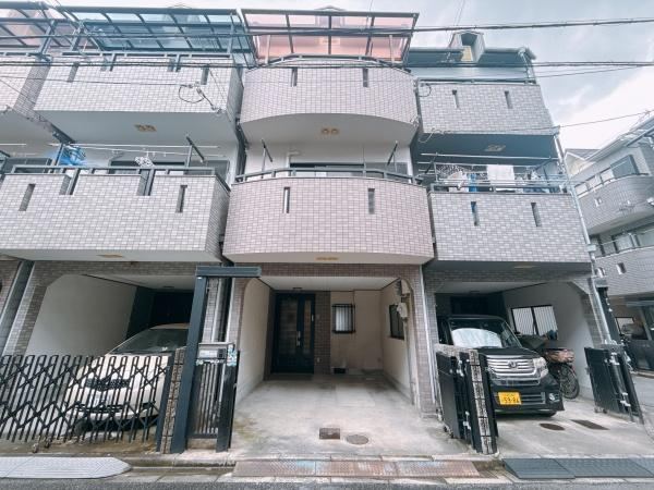 3DK house in Higashiosaka, Osaka - Photo 1