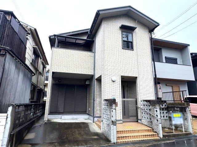 3LDK house in Tarumi Ward, Kobe, Hyogo - Photo 1
