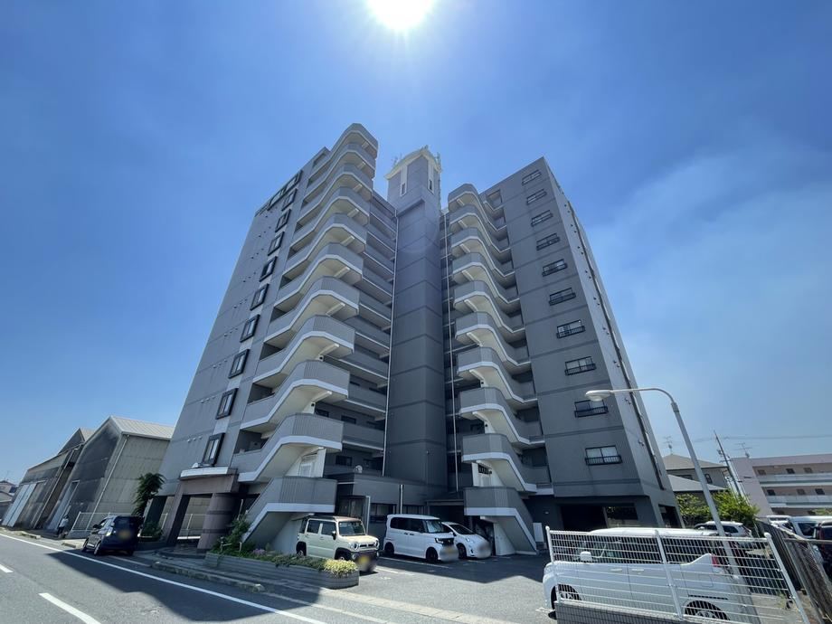3LDK apartment in Minami Ward, Okayama - Photo 1