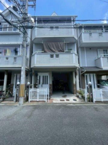 4LDK house in Kadoma, Osaka - Photo 1