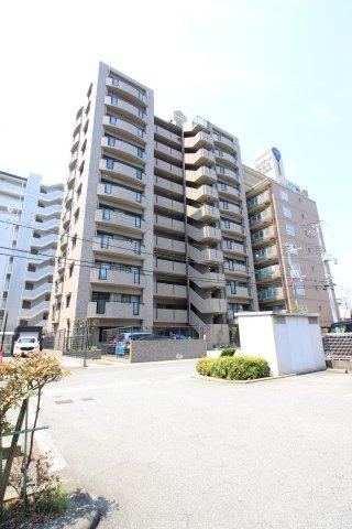 4LDK apartment in Himeji, Hyogo - Photo 1