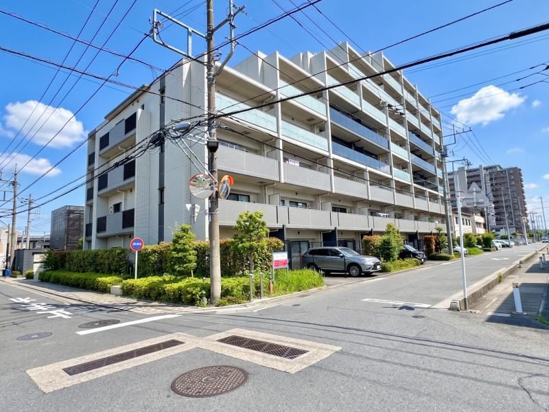 2LDK+S apartment in Yashio, Saitama - Photo 1