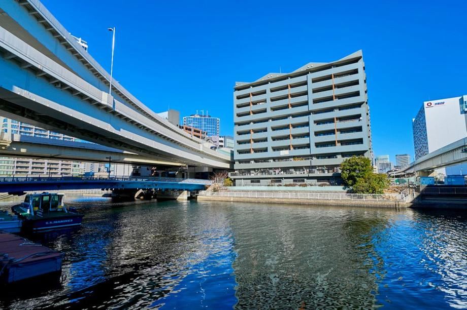 2LDK+S apartment in Minato Ward, Tokyo - Photo 1