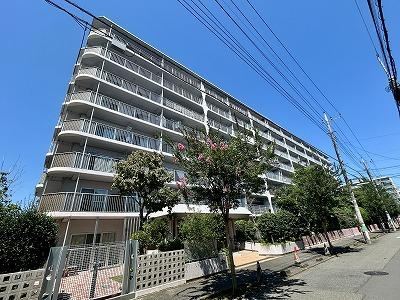 3LDK apartment in Fuchu, Tokyo - Photo 1