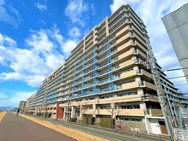 3LDK apartment in Fuchu, Tokyo - Photo 1
