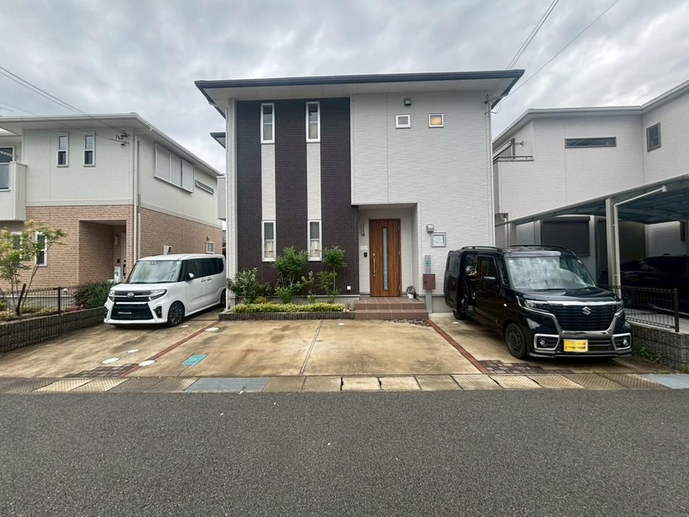 4LDK house in Wakayama, Wakayama - Photo 1