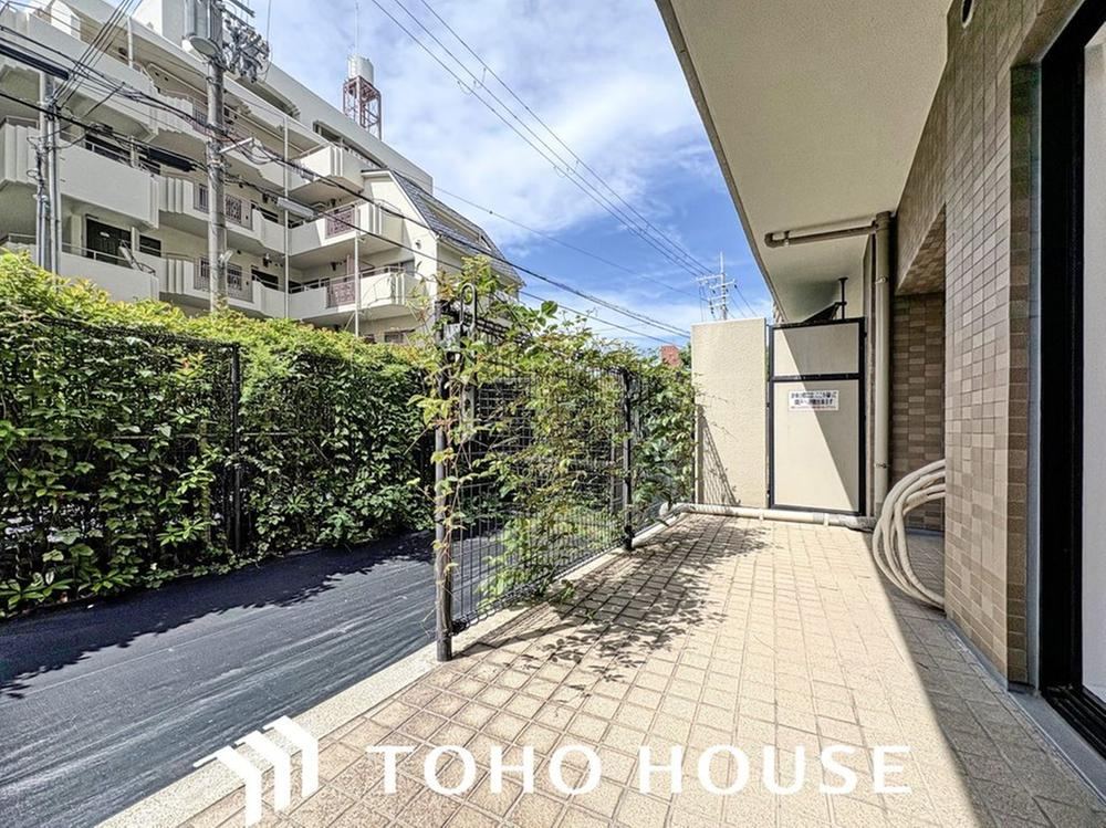 2LDK+S apartment in Higashinada Ward, Kobe, Hyogo - Photo 1