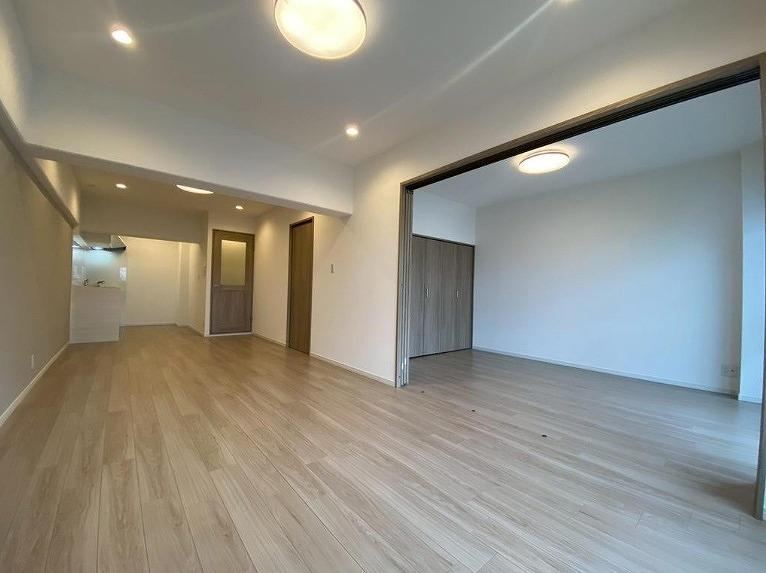 2LDK apartment in Kita Ward, Osaka - Photo 1