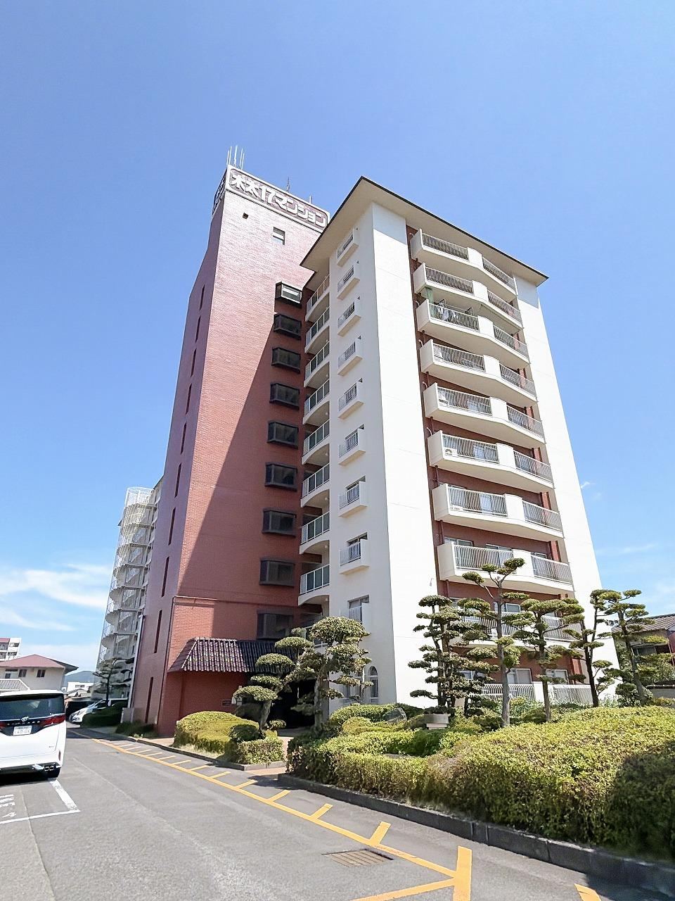 4LDK apartment in Takamatsu, Kagawa - Photo 1