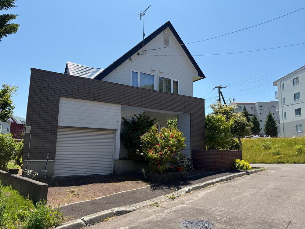 3LDK house in Kitahiroshima, Hokkaido - Photo 1