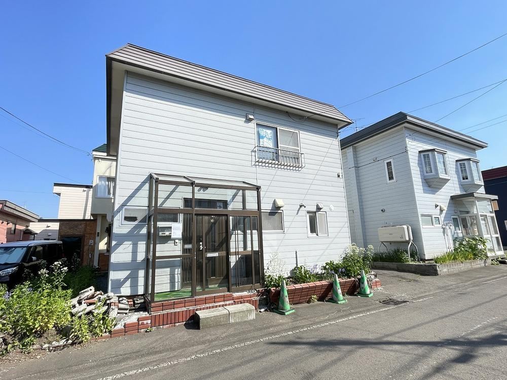 5LDK house in Ebetsu, Hokkaido - Photo 1