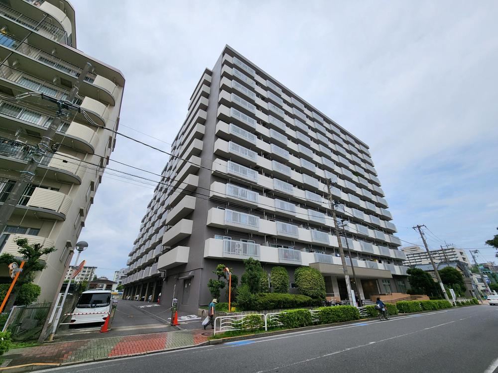 3LDK apartment in Koto Ward, Tokyo - Photo 1