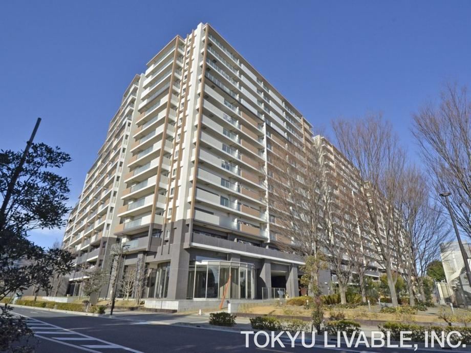 4LDK+S apartment in Iwatsuki Ward, Saitama - Photo 1