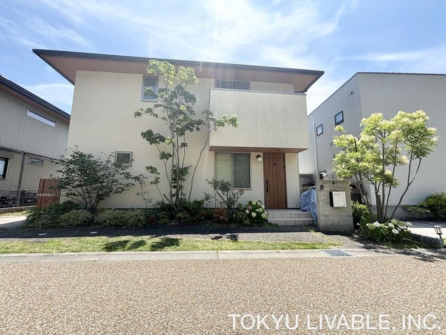 4LDK house in Mino, Osaka - Photo 1
