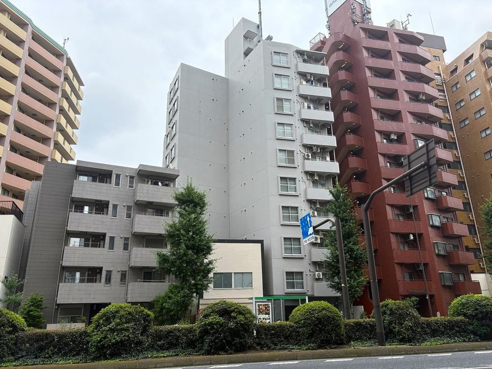 2LDK apartment in Adachi Ward, Tokyo - Photo 1