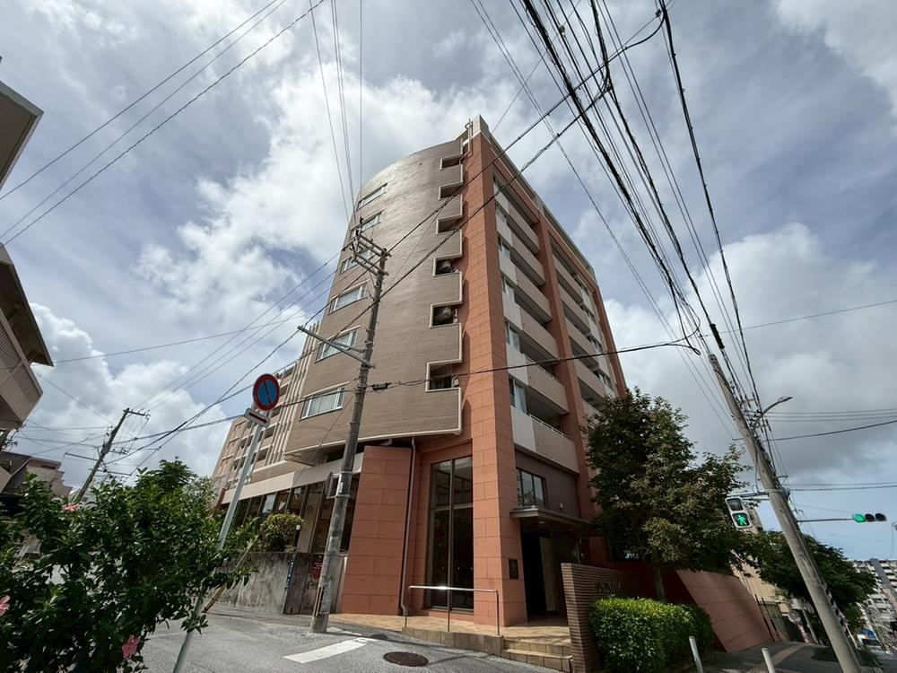 2LDK apartment in Naha, Okinawa - Photo 1