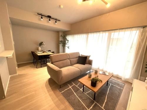 3LDK apartment in Higashinada Ward, Kobe, Hyogo - Photo 1