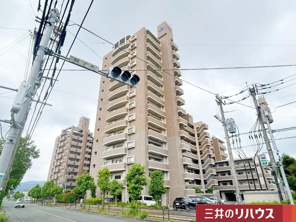 4LDK apartment in Nakagawa, Fukuoka - Photo 1