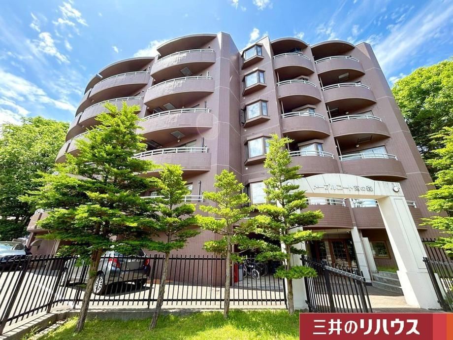 2LDK apartment in Chuo Ward, Sapporo, Hokkaido - Photo 1