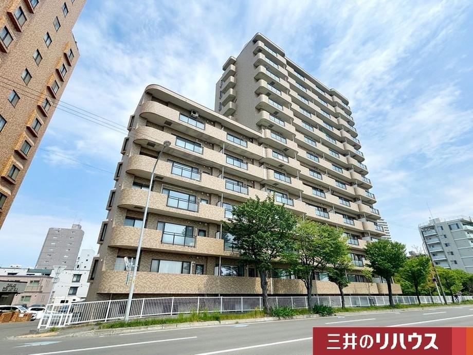 3LDK apartment in Chuo Ward, Sapporo, Hokkaido - Photo 1