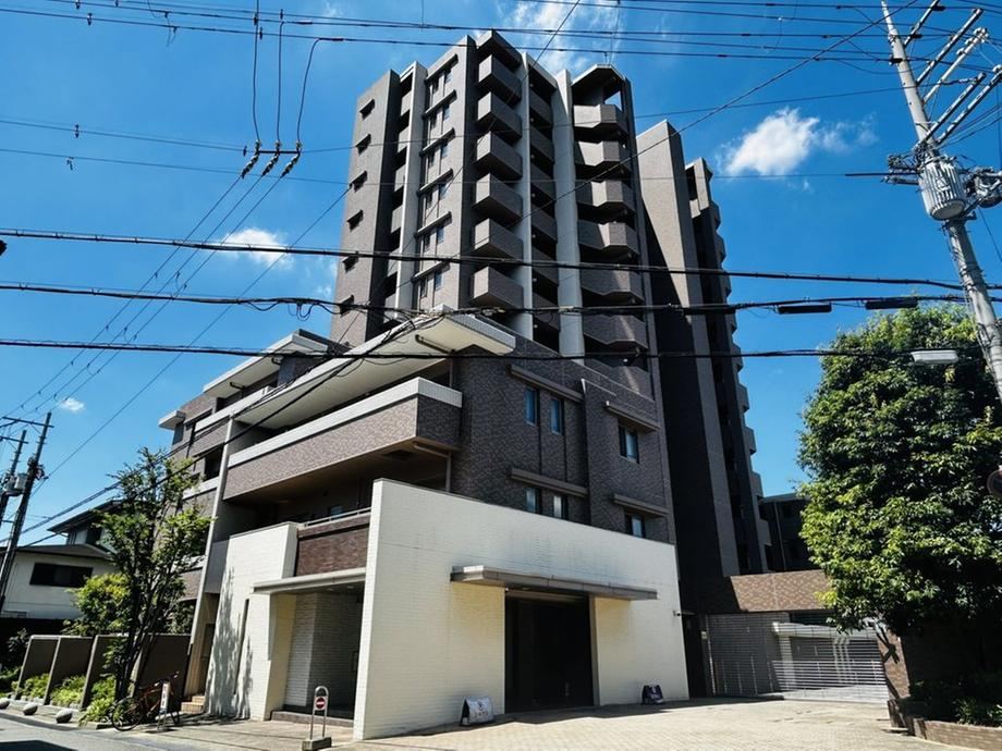 4LDK apartment in Takatsuki, Osaka - Photo 1