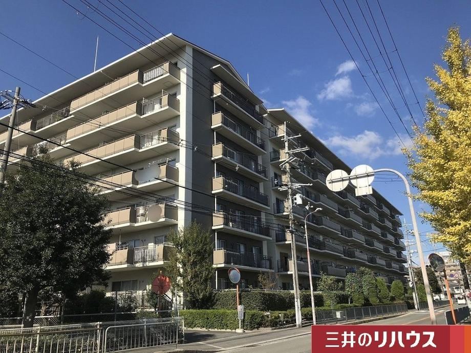 2LDK apartment in Takatsuki, Osaka - Photo 1