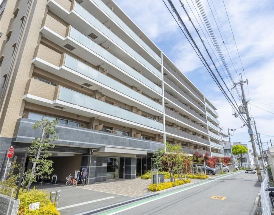 3LDK apartment in Settsu, Osaka - Photo 1