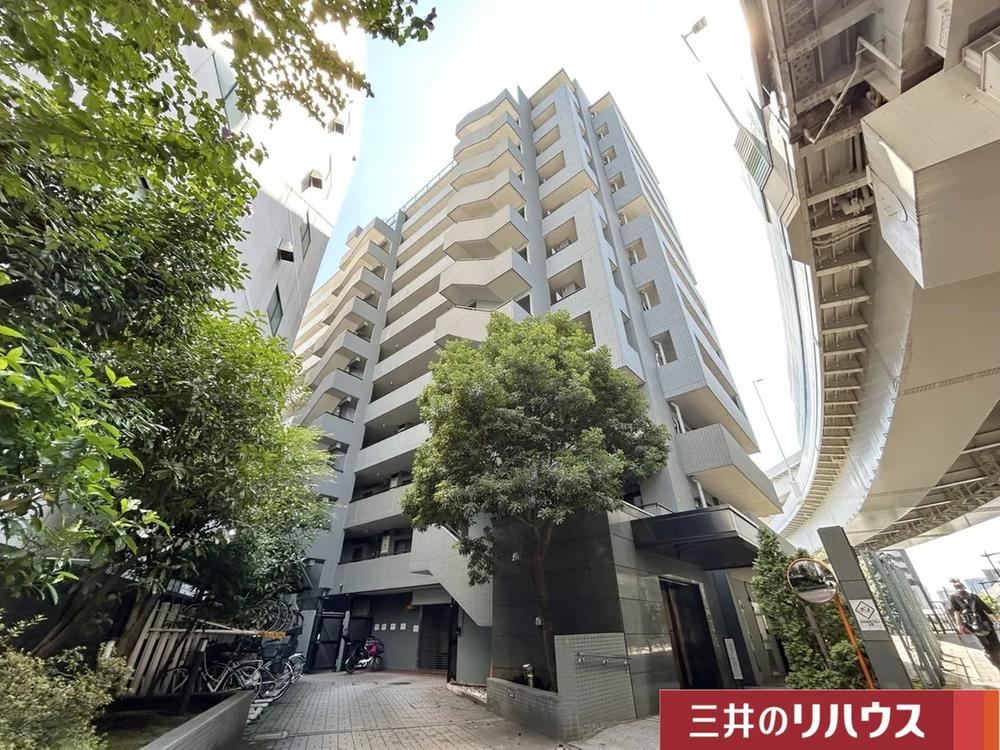 2LDK+S apartment in Minato Ward, Tokyo - Photo 1