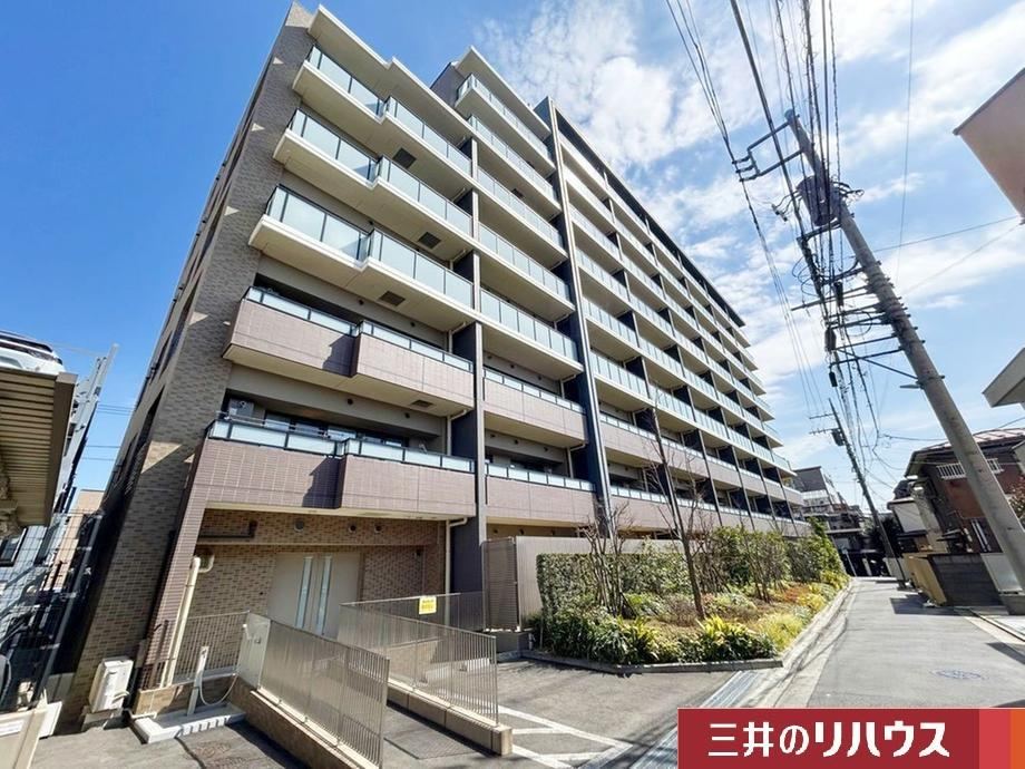 2LDK apartment in Meguro Ward, Tokyo - Photo 1