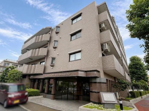 3LDK apartment in Fuchu, Tokyo - Photo 1
