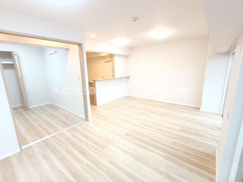 2LDK apartment in Takatsuki, Osaka - Photo 1