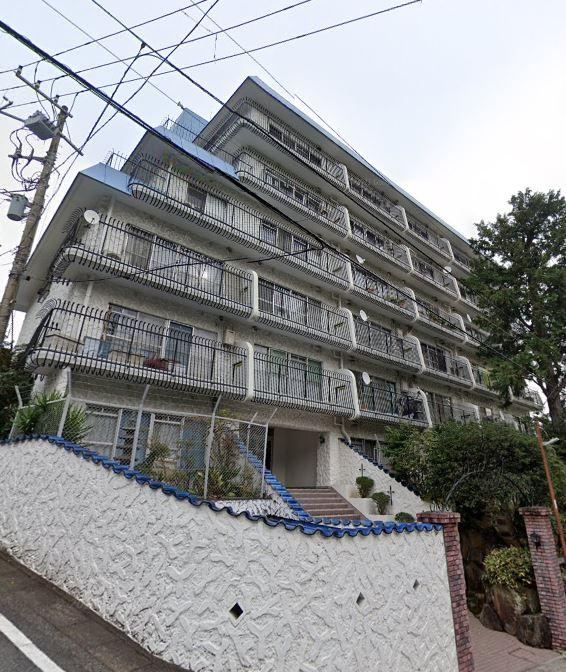 2DK apartment in Atami, Shizuoka - Photo 1