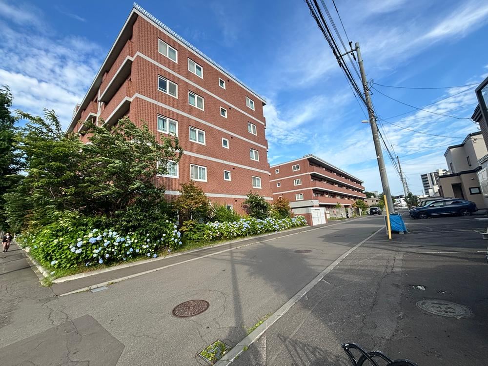 4LDK apartment in Toyohira Ward, Sapporo, Hokkaido - Photo 1