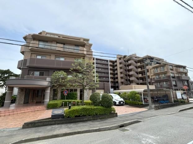 3LDK apartment in Chigasaki, Kanagawa - Photo 1