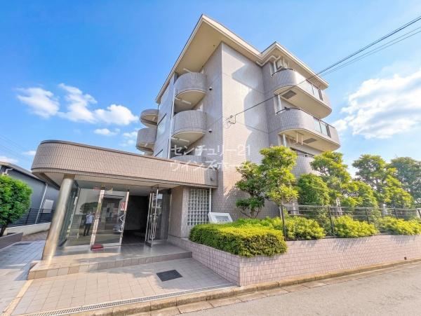 2LDK apartment in Kawaguchi, Saitama - Photo 1